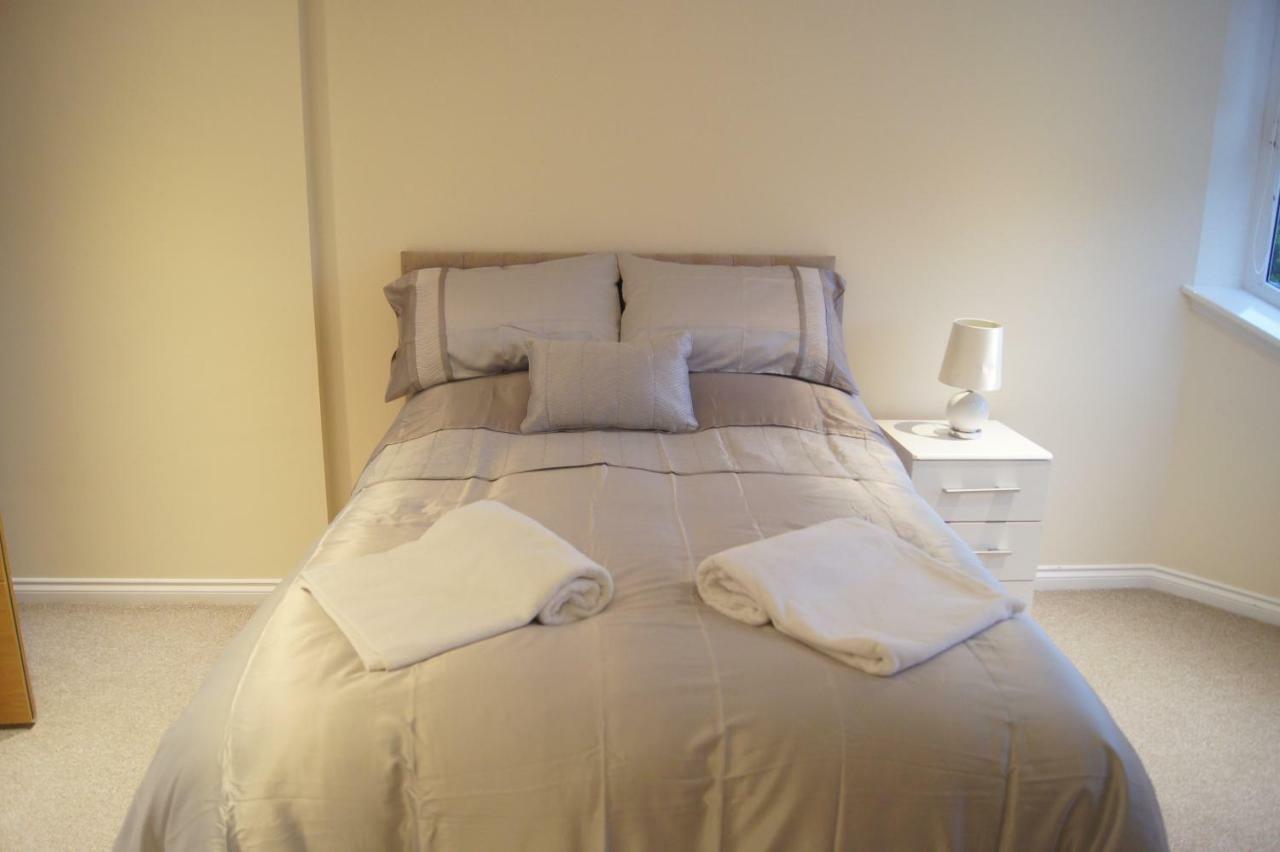גלאזגו Modern, Cosy Apartment In Bearsden With Private Parking מראה חיצוני תמונה