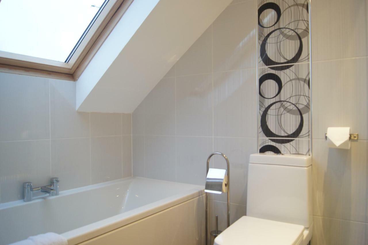 גלאזגו Modern, Cosy Apartment In Bearsden With Private Parking מראה חיצוני תמונה