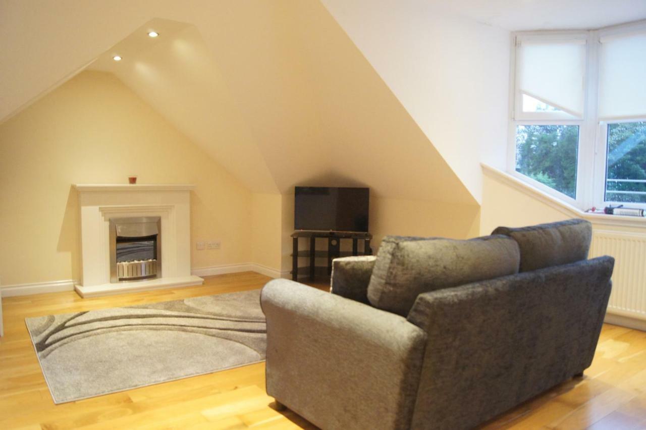 גלאזגו Modern, Cosy Apartment In Bearsden With Private Parking מראה חיצוני תמונה