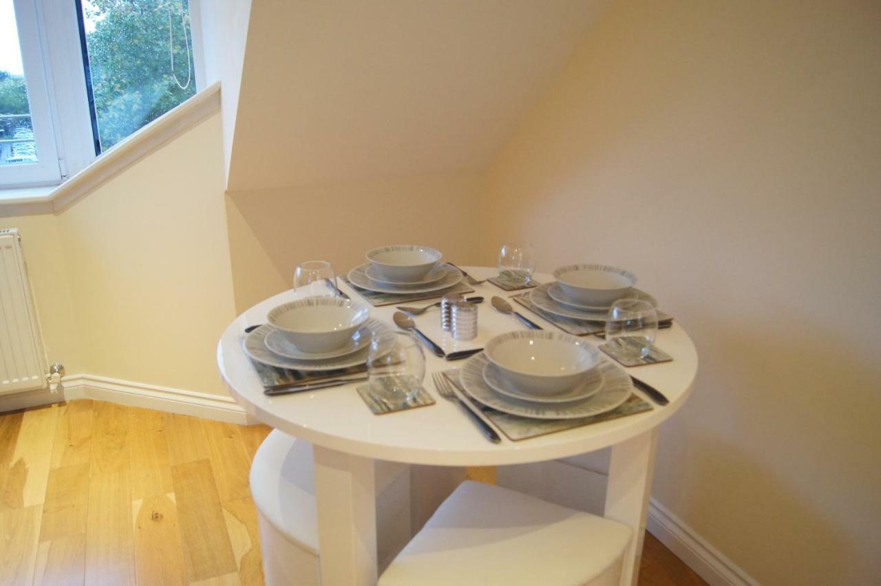 גלאזגו Modern, Cosy Apartment In Bearsden With Private Parking מראה חיצוני תמונה