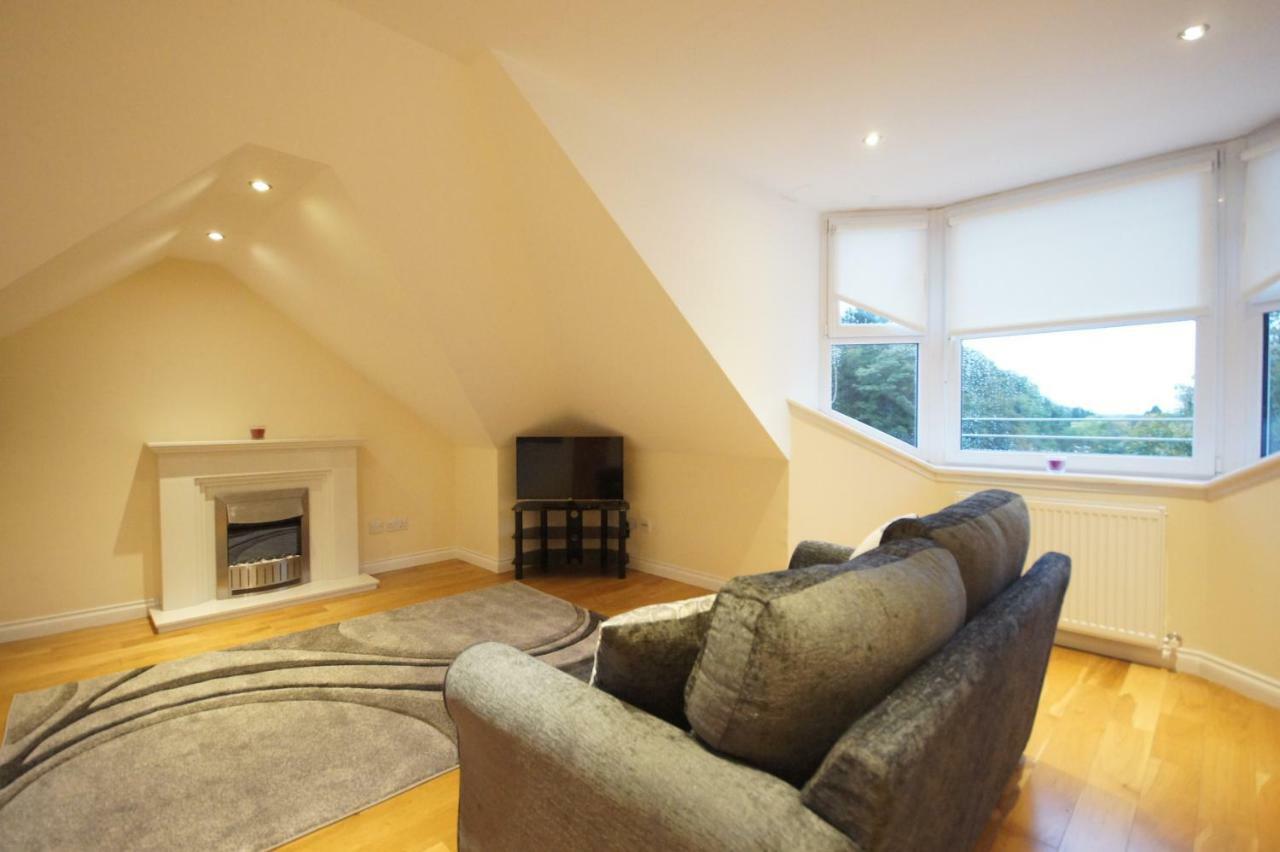 גלאזגו Modern, Cosy Apartment In Bearsden With Private Parking מראה חיצוני תמונה