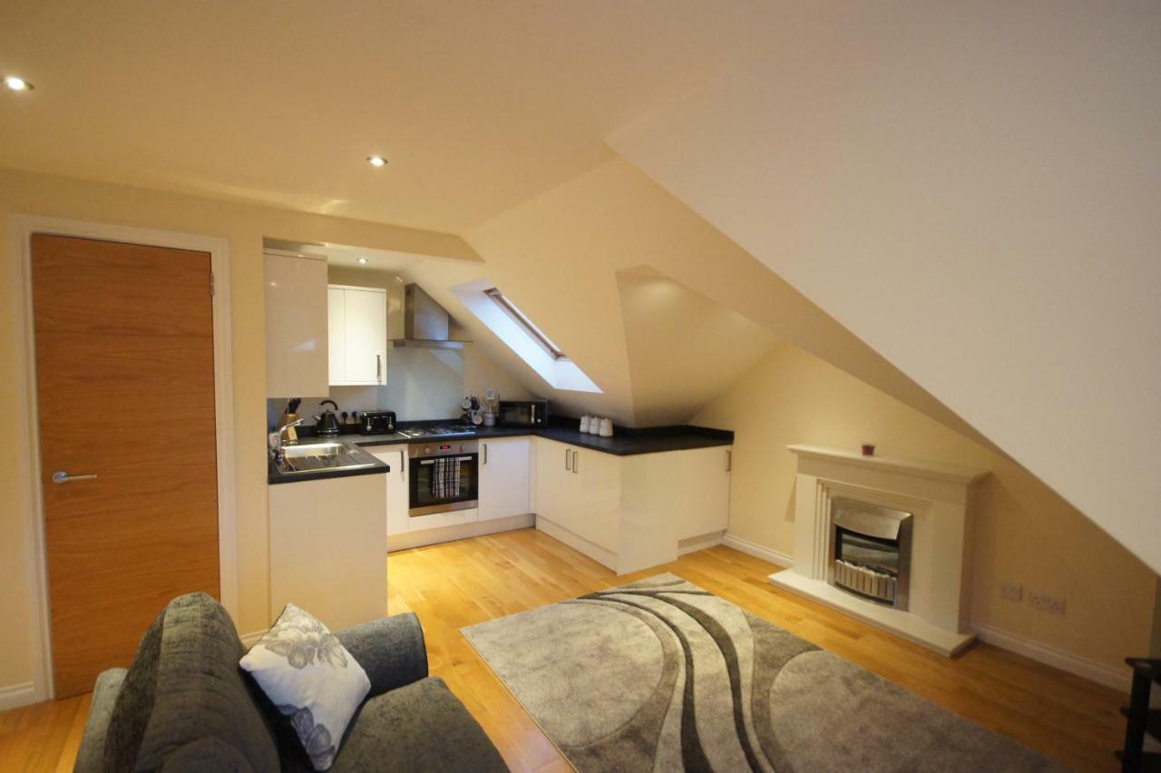 גלאזגו Modern, Cosy Apartment In Bearsden With Private Parking מראה חיצוני תמונה