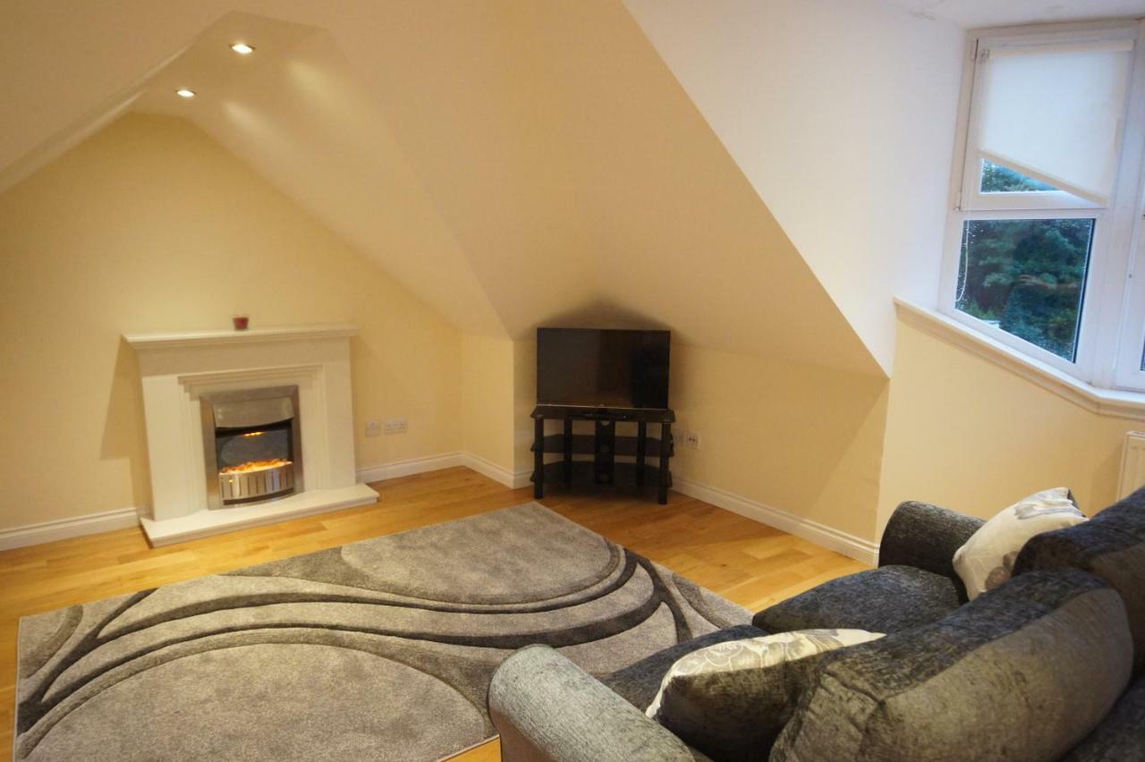 גלאזגו Modern, Cosy Apartment In Bearsden With Private Parking מראה חיצוני תמונה